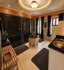 Amazigh Hammam Suite