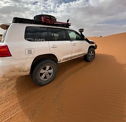 4x4 desert expedition